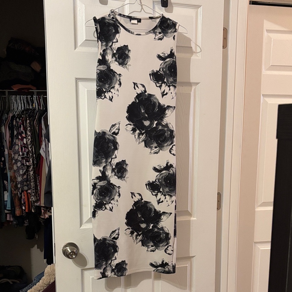 Venus Floral Sleeveless Dress - Black and White